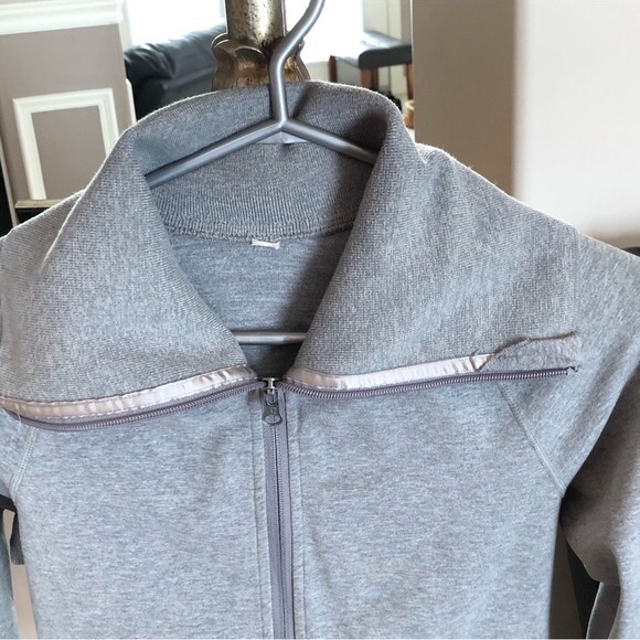 Lululemon Luon Zip Up Bomber Style Jacket SZ 6 - Picture 7 of 15